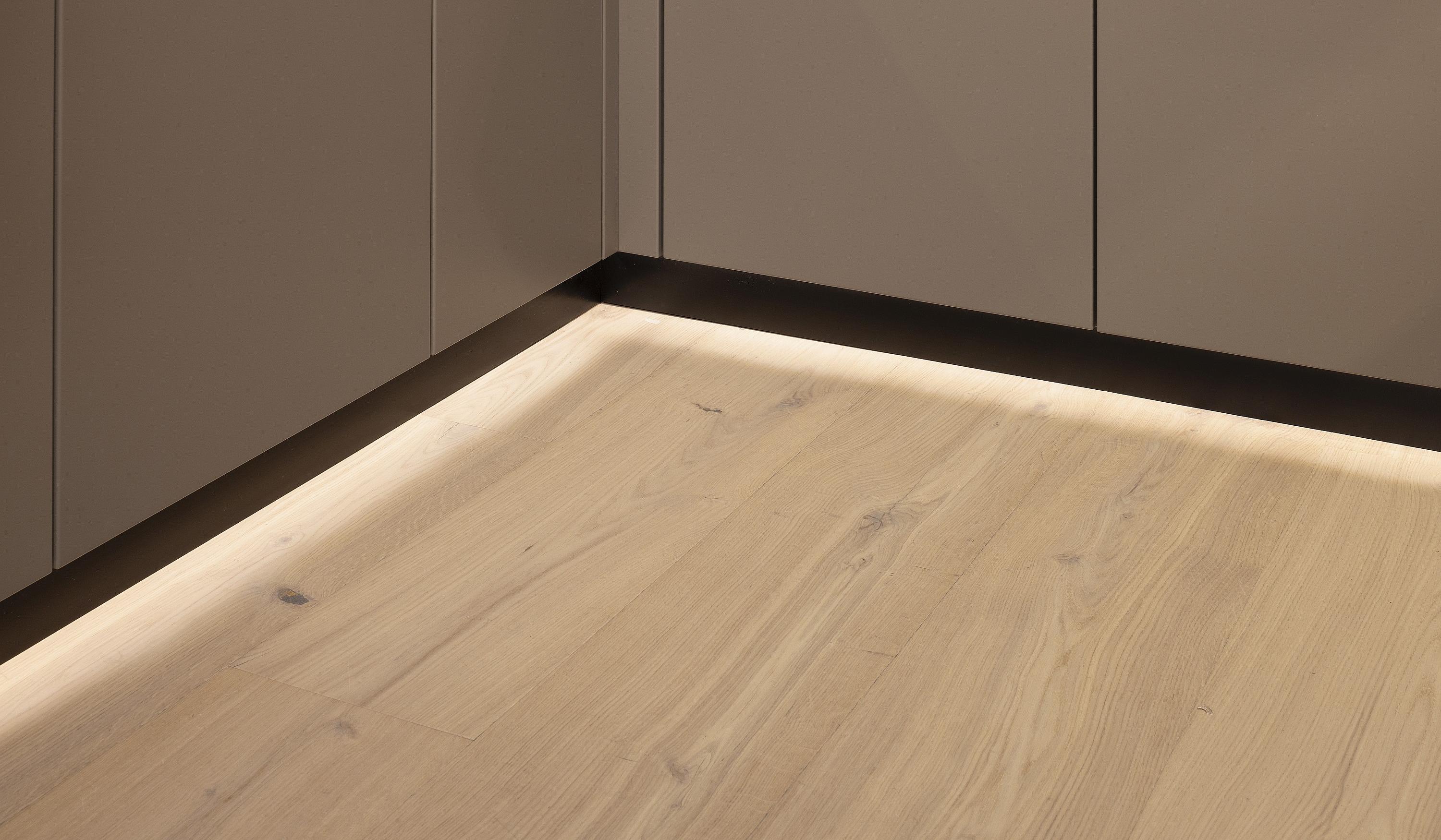 Sockelbeleuchtung Detailansicht Küchenboden